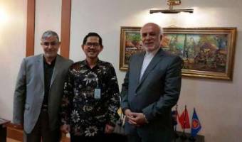 معاون وزیر خارجه خواستار تلاش برای رفع موانع توسعه روابط اقتصادی با اندونزی شد 