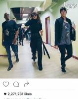 سلنا گومز با تیپی متفاوت! + عکس