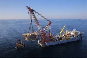 سکوی فاز ۱۸ پارس جنوبی در میدان مشترک با قطر نصب شد