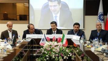 چارچوب‌های تنگ نظارتی فسادآور هستند