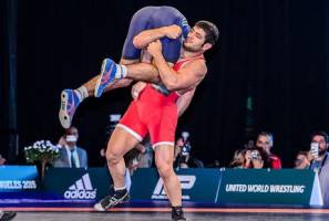 علیرضا کریمی با برد مقتدرانه آغاز کرد