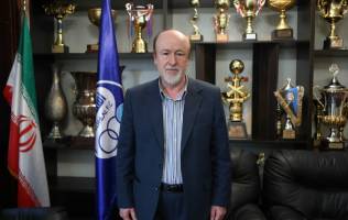 تا آخر فصل از منصوریان حمایت می‌کنم