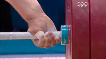 گارچف برای وزنه برداران صفحه می‌گذاشت