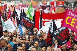 چرا اروپا با قرارداد تجارت آزاد با آمریکا مخالف است؟