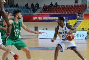 میزبان، حریف پتروشیمی در نیمه‌نهایی بسکتبال باشگاه‌های آسیا شد