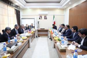 وزیر تجارت و صنایع مالزی با رئیس گروه مالی گردشگری دیدار کرد