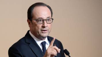 اولاند بر تبادل اطلاعاتی برای ممانعت از فرار داعش از موصل به رقه تاکید کرد