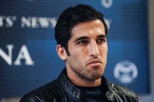 برای مصدومیتم MRI می‌گیرم