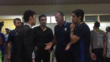 به برگزاری بازی در ورزشگاه عبدالرحمان افتخار می‌کنی؟