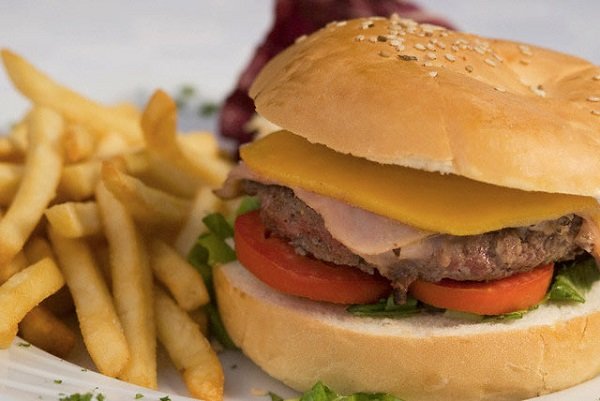 عادت های غذایی نادرست