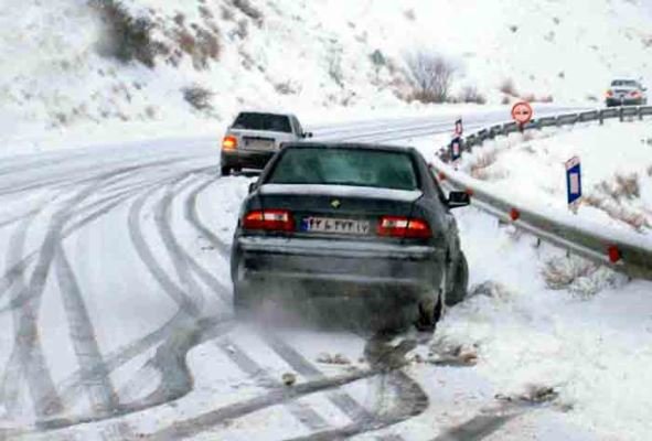 بارش برف در جاده های سه استان ادامه دارد 