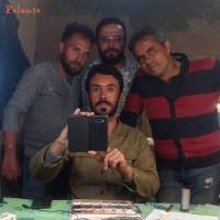 کاوه سام اخشابی در اتاق گریم!