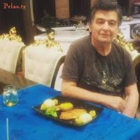 تیپ متفاوت رضا رویگری در رستوران!