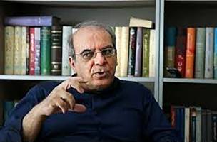 کنایه عباس عبدی به بذرپاش: در دولت احمدی‌نژاد یک جوان فاقد تجربه 2خودروسازی کشور را به خاک سیاه نشاند