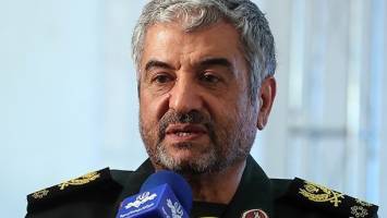 بسیاری از مسؤولان دارای دیدگاه غربی، لیبرالی و غیرانقلابی هستند