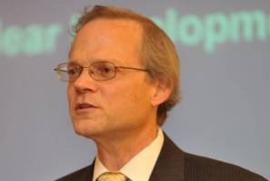 ترامپ می داند نقض برجام از سوی آمریکا دیوانگی است