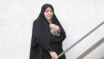 مجلس در برخورد با مسائل اقتصادی، سیاسی‌کاری نکند