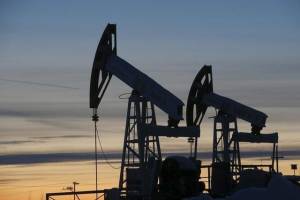 کاهش قیمت نفت جهانی در واکنش به اشباع عرضه