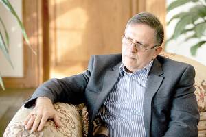 سیف: بدهی دولت به بانک‌ها عجیب نیست