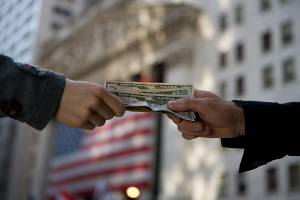 خانوارهای آمریکایی ۱۳ تریلیون دلار مقروض هستند