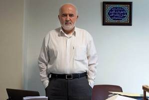 اصولگرایان به آزادی و نقش مردم کم اهمیت می‌دهند