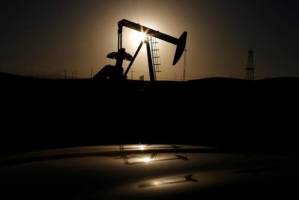 ادامه روند کاهش قیمت نفت در بازار جهانی