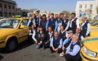 مشکل بیمه 300هزار راننده تاکسی با همت وزیر کار برطرف شد