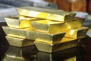 طلا به کمترین قیمت دو هفته‌ای خود کاهش یافت
