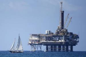 ضرورت سرمایه‌گذاری در تولید نفت فراساحلی