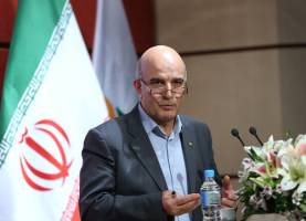  ورود صندوق ذخیره فرهنگیان به بورس موجب شفافیت مالی می‌شود