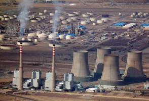 سرسختی نیروگاه‌های آلاینده برای وداع