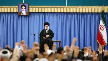 مقابل عوامل آمریکا خواهیم ایستاد