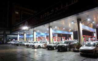 جایگاههای سوخت مملو ازبنزین است