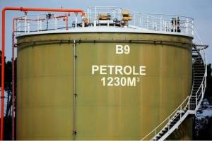 آغاز معاملات بازار جهانی نفت با قیمت بالای ۶۰ دلار