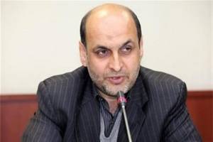 عملیات کند مهار آتش نفتکش به دلیل انفجارهای پی‌درپی