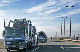 کاهش و افزایش قیمت چند خودروی وارداتی