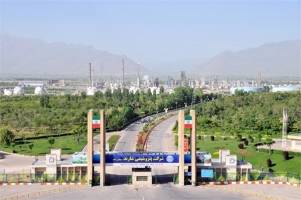 تاثیر مشکلات مالیاتی پالایشگاه ها بر کار پتروشیمی‌ها
