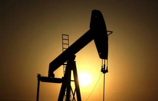عقبگرد نفت در برابر افزایش نگران‌کننده تولید آمریکا