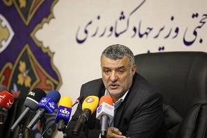 مالچ پاشی بیابان برای مقابله باریزگرد