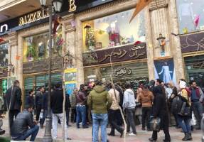 دولت مردم را دلال سکه و ارز کرد