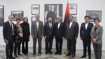 سطح روابط ایران و آلبانی رضایت‌بخش نیست