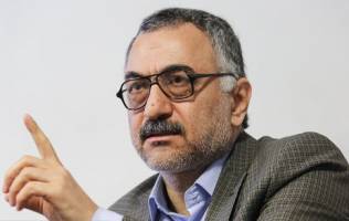 نباید بازار آزاد ارز را غیرقانونی اعلام می کردیم