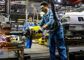 با خروج خارجی‌ها دست خودروسازان در حنا نمی‌ماند