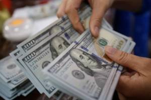 امکان فروش ارز حاصل از صادرات پیش فروش کالا وخدمات فراهم شد