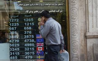 صرافان و دلالان از تغییر آقای رییس‌کل چه می‌گویند؟