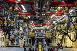 تولید ۲ وانت متوقف شد