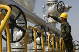 مناقصات ساخت تجهیزات صنعت نفت در حال انجام است