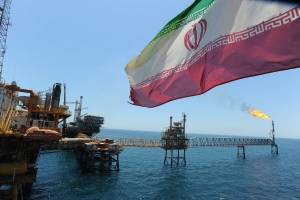 تحریم‌های ضد ایرانی ترامپ قیمت نفت را از ۱۰۰ دلار فراتر می‌برد