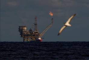 افزایش قیمت نفت با استمرار نگرانی از تاثیر تحریم‌های آمریکا