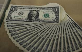 التهابات بازار ارز کاهش می‌یابد